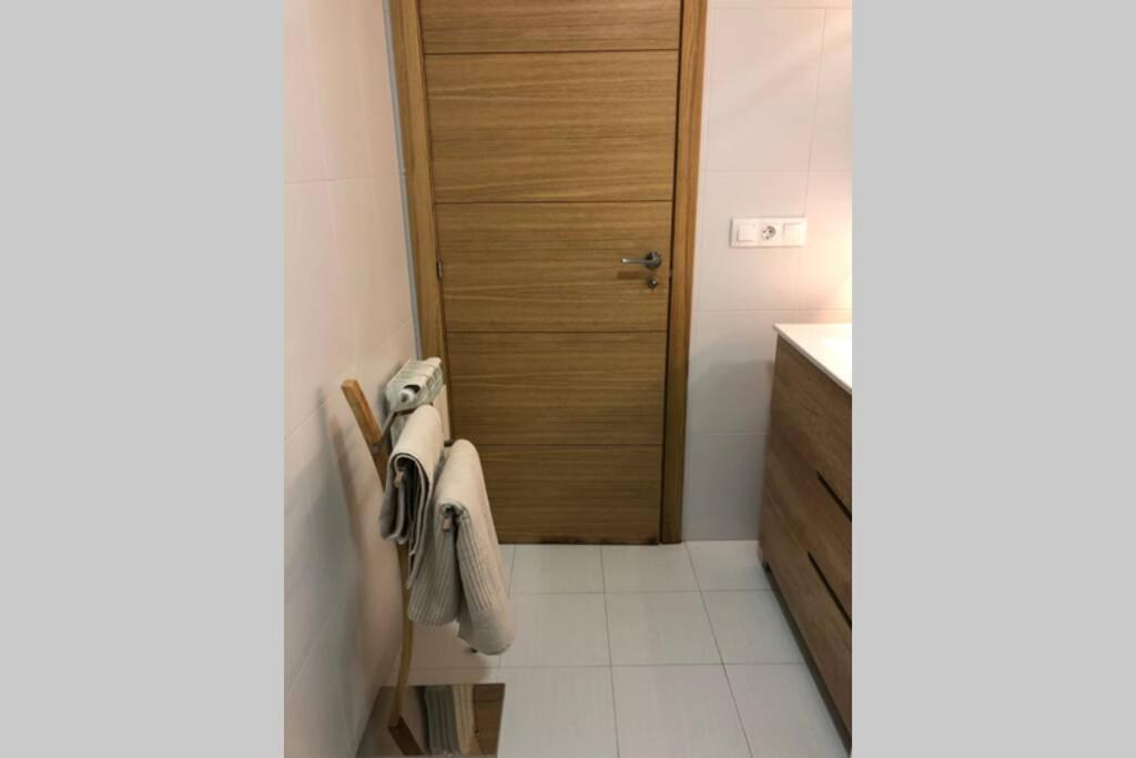 Deluxe Marina Apartment Viveiro Bagian luar foto