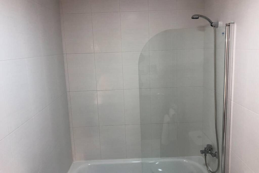 Deluxe Marina Apartment Viveiro Bagian luar foto