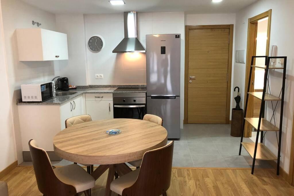 Deluxe Marina Apartment Viveiro Bagian luar foto